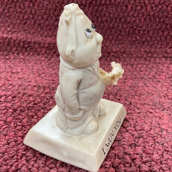 Russ Berrie & Co. Inc.   I WUV YOU statue from 1968 - Picture 4 of 7